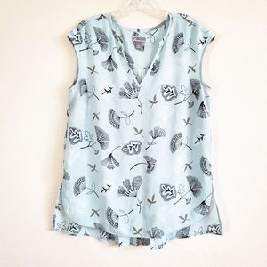 Chelsea28 Sleeveless vneck floral blouse
